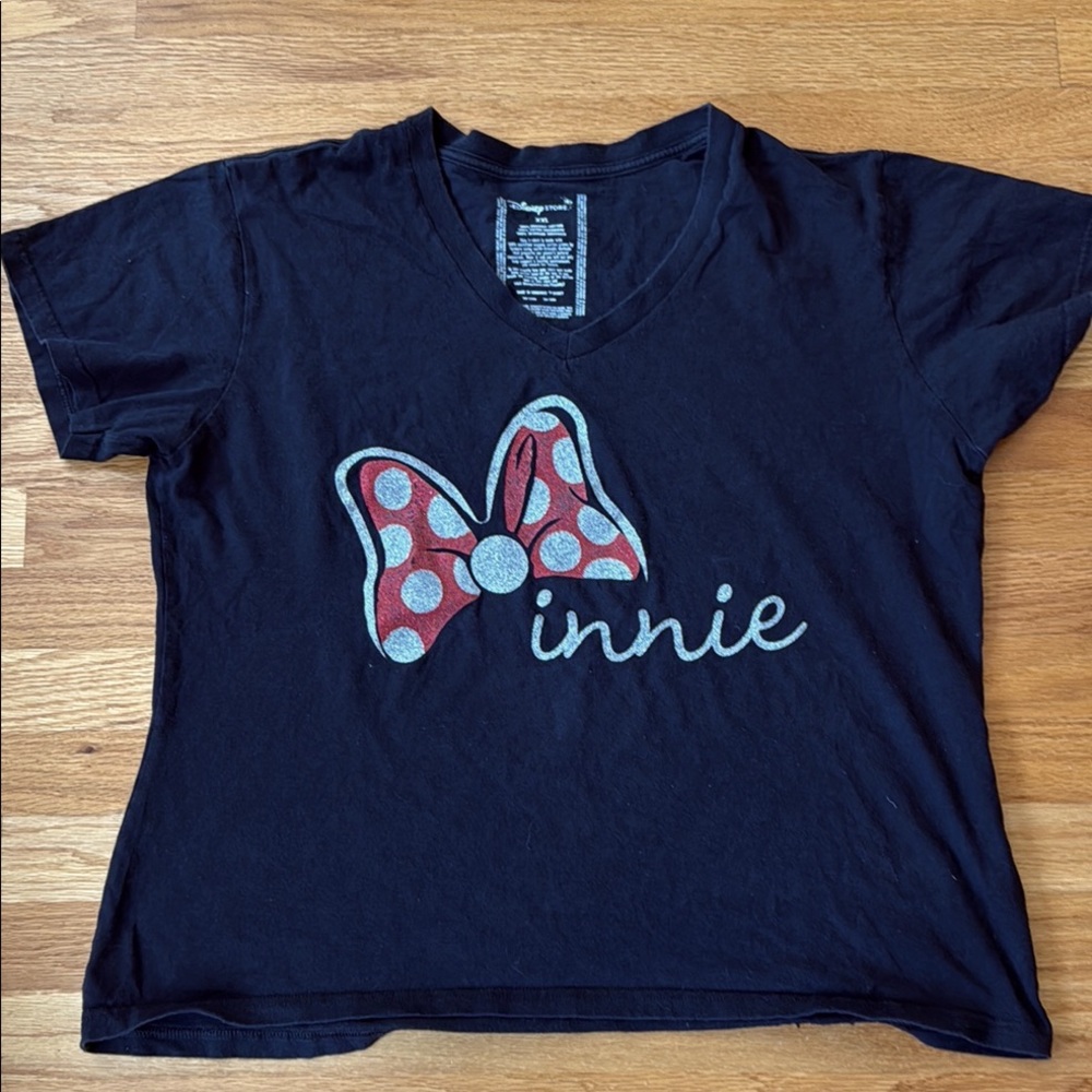 Disney Black and Red Minnie Mouse Short Sleeve V Neck T (XXL)